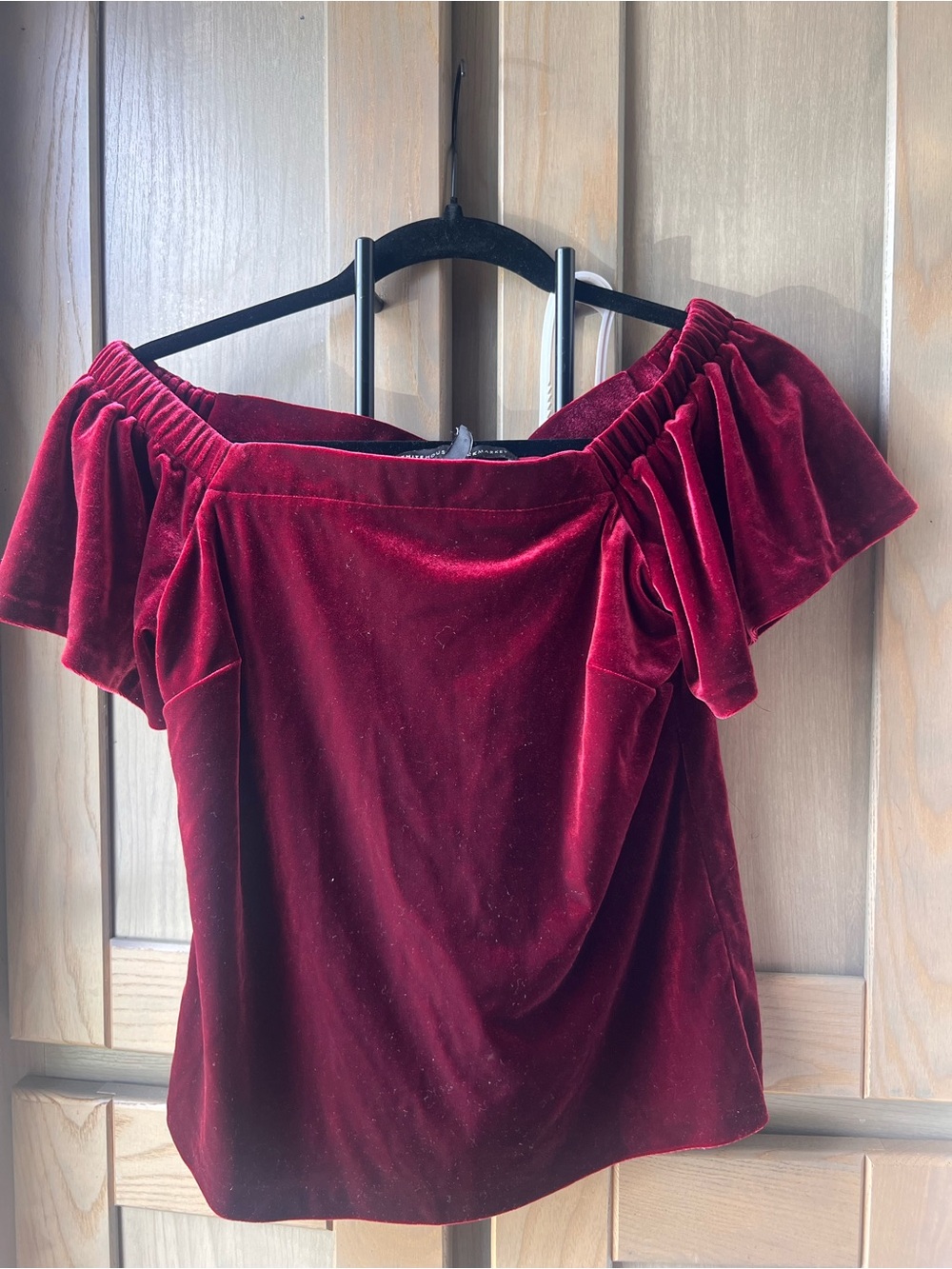 White House Black Market Burgundy Velvet Off-Shoulder Top Size XXS